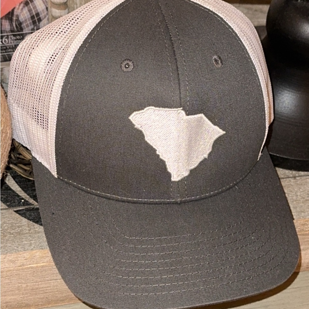 Richardson South Carolina State Men’s Adjustable Trucker Cap/Hat Gray/White Snap